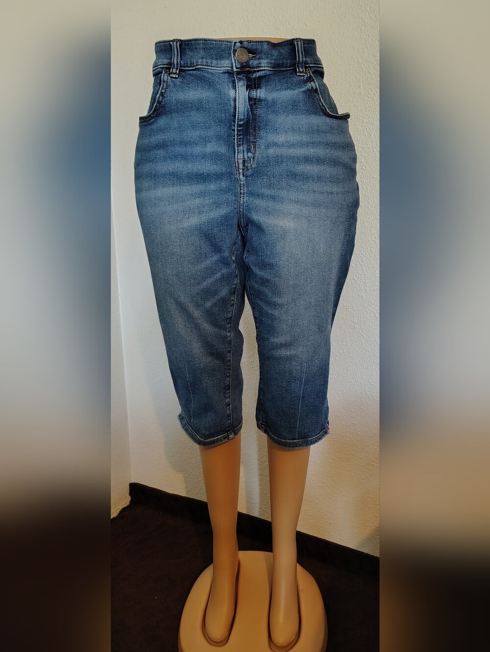 Lane Bryant Medium Wash Cropped Capri Denim Jeans Women Size 20 High-rise Pedal